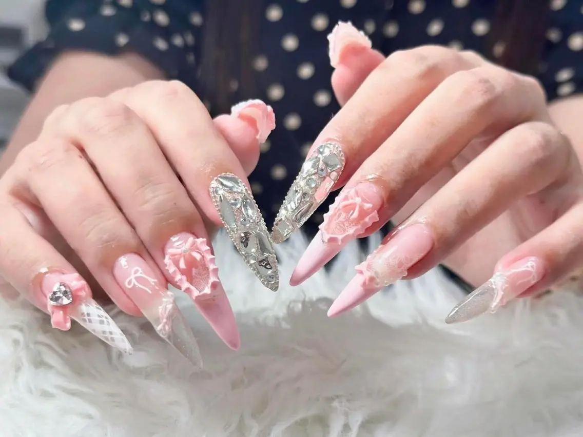 ネイル AURA NAIL🎀💅のネイルデザイン