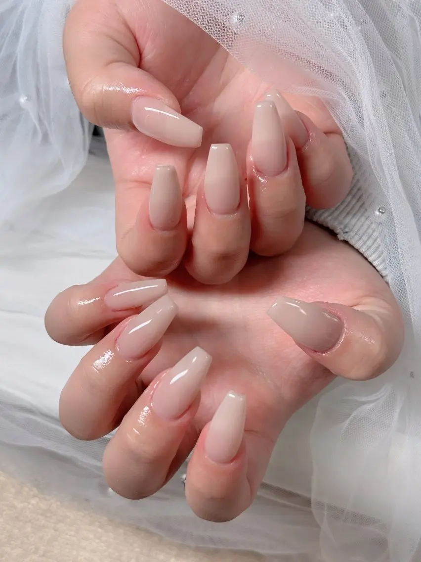 ネイル オーロラネイル フレンチネイル ジェルネイル ハロウィン キラキラネイル ハンドネイル H.baby Nail Salonのネイルデザイン
