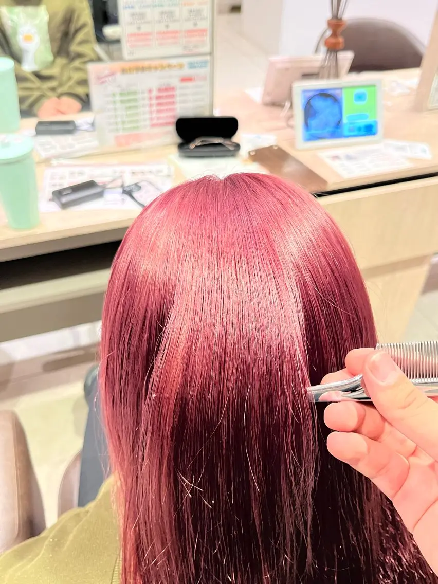 セミロング カラー ブリーチ ピンクカラー 廣田 大幹のヘアスタイル