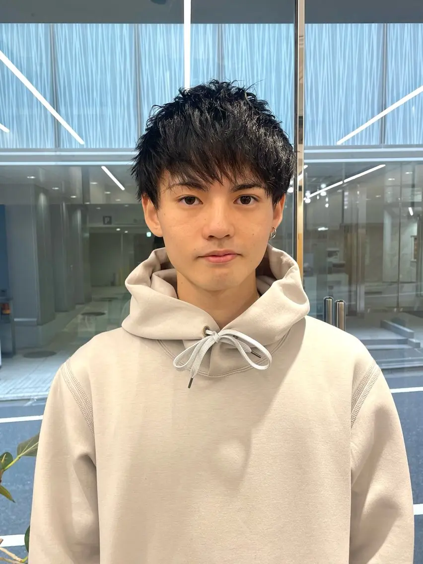 メンズ カット・ブリーチ TAIGAのヘアスタイル