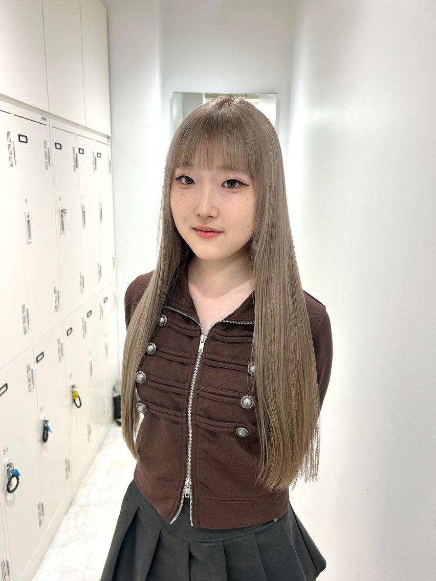 ロング ヘアカラー 🤍透明感艶カラ ー🫧あこ🎀のヘアスタイル