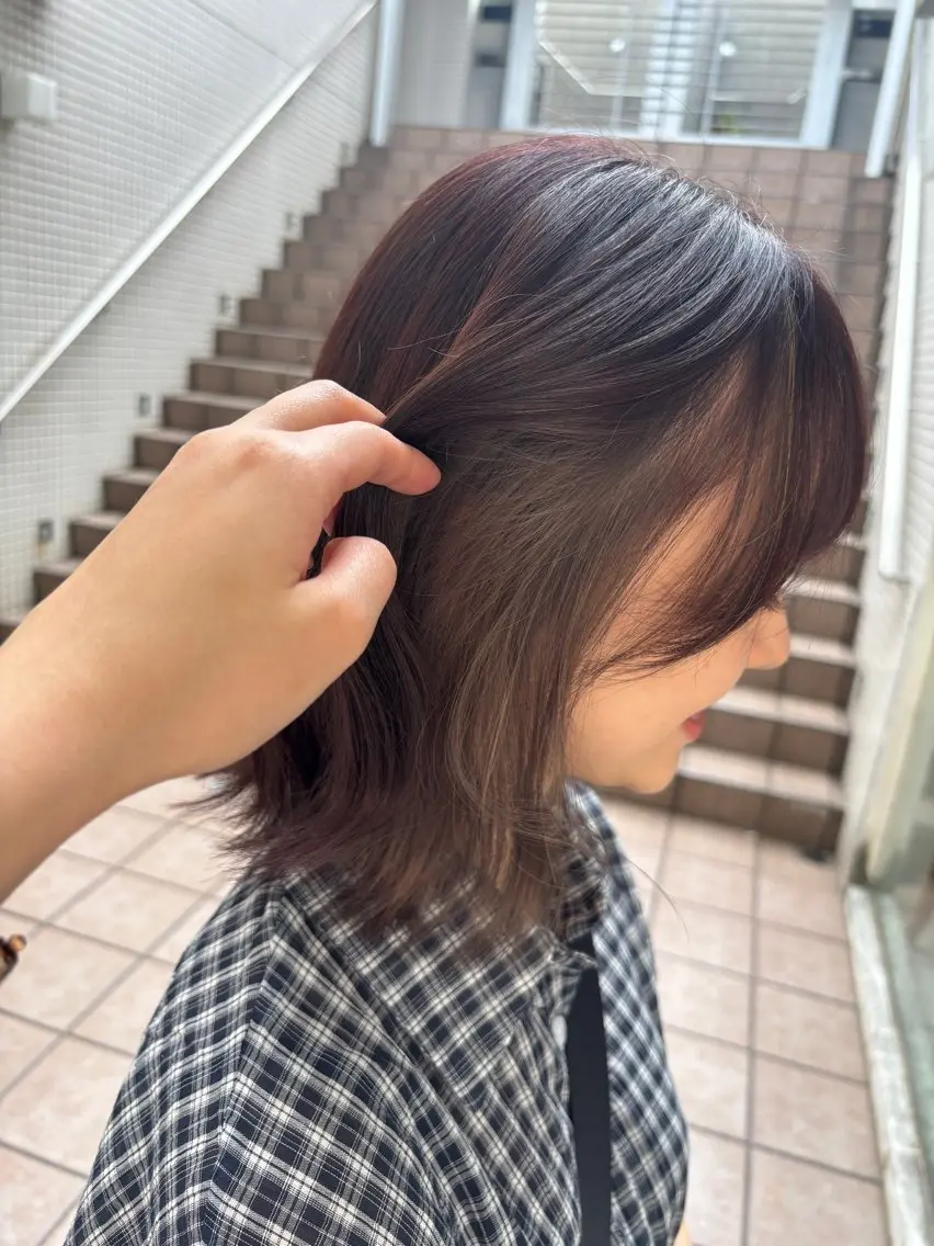 ミディアム カラー ベージュカラー インナーカラー シルバー シルバーベージュ ヘアカラー トリートメント ツヤカラー🫧Sae ネイルモデル募集中のヘアスタイル