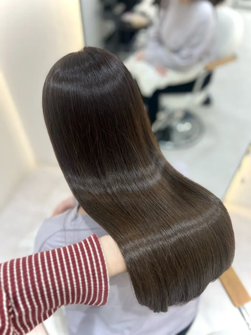 ロング Zina aimiのヘアスタイル
