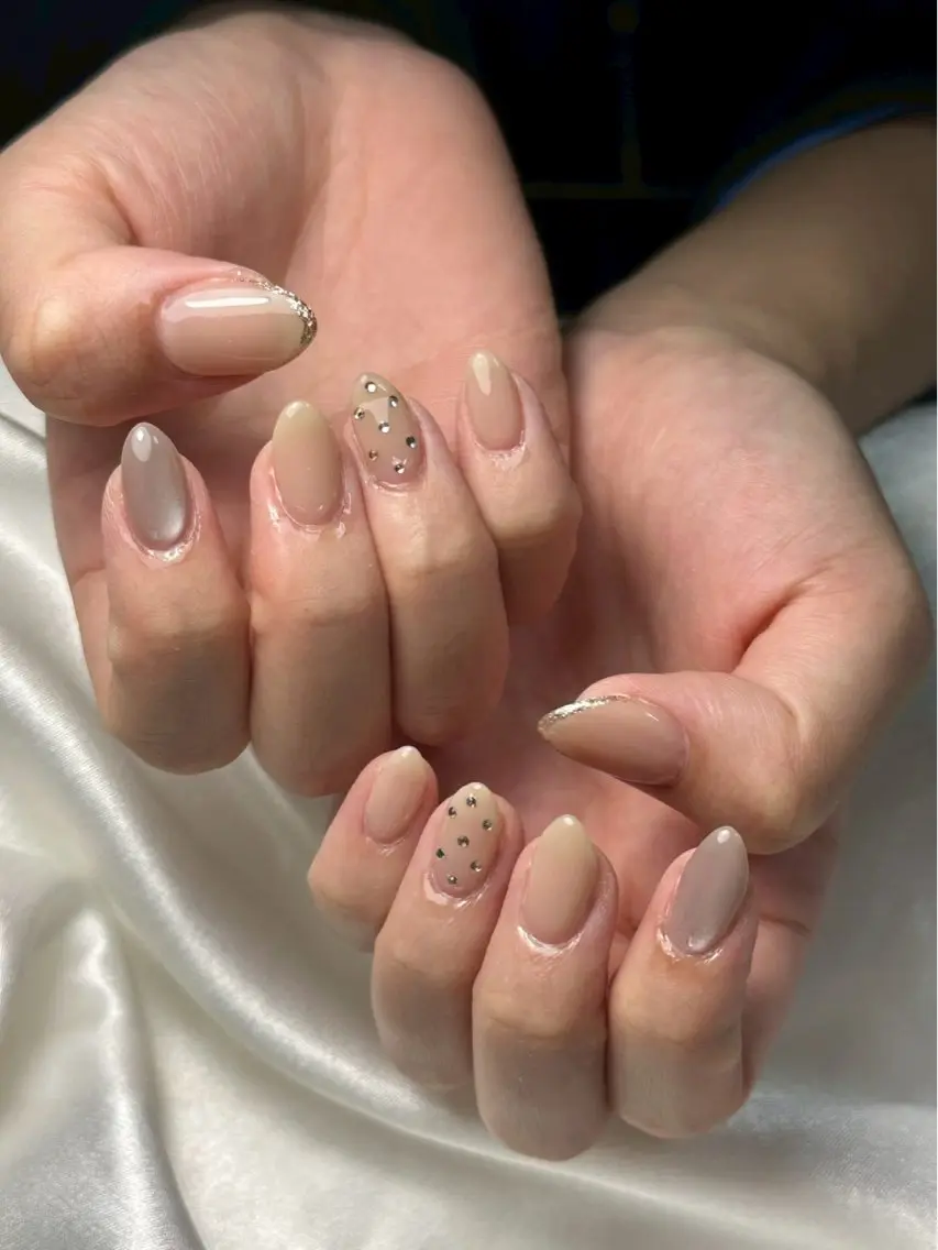 ネイル オーロラネイル フットネイル フレンチネイル ジェルネイル マグネットネイル ハンドネイル mogunail &blowのネイルデザイン