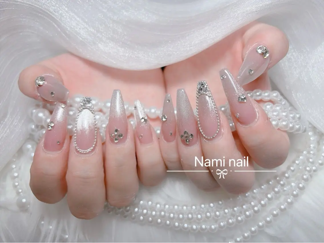 ネイル 長さ出し ガーリー 韓国ネイル ロングネイル 持ち込み ハンドネイル Nami nail salonのネイルデザイン
