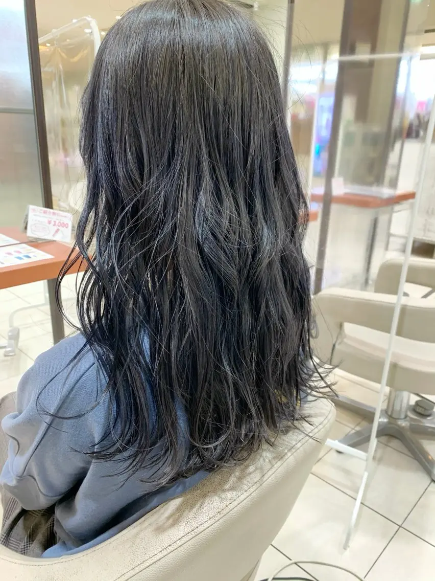 【💎ミニモ学割クーポン💎】カット+艶カラー+トリートメントの写真