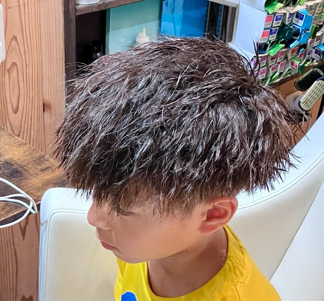 ミディアム ミディアムパーマ ツイストパーマ カット パーマ レイヤー/ブリーチ| 特殊パーマ/赤澤のヘアスタイル