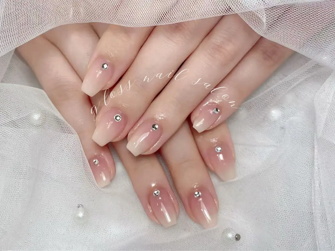 ネイル りこ🫧 gloss nailのネイルデザイン