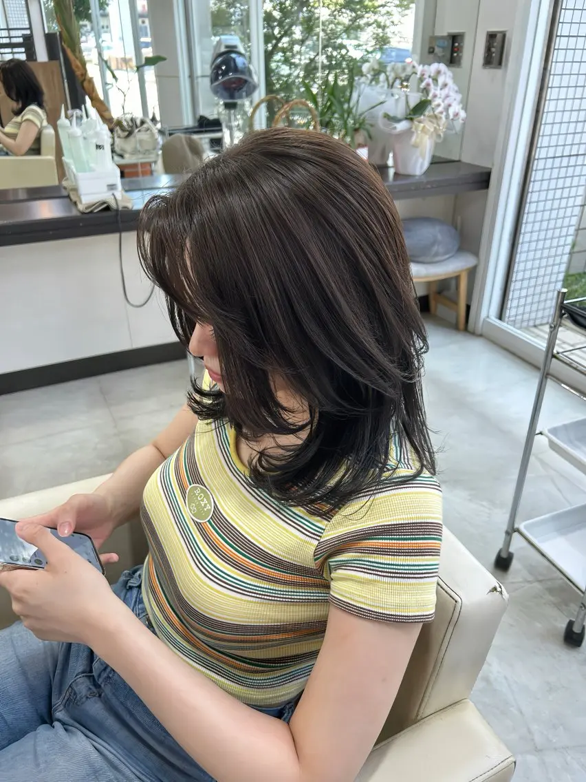 セミロング かきあげバング レイヤーカット 縮毛矯正 まつ毛&ヘア earnest山田のマツエク・マツパデザイン