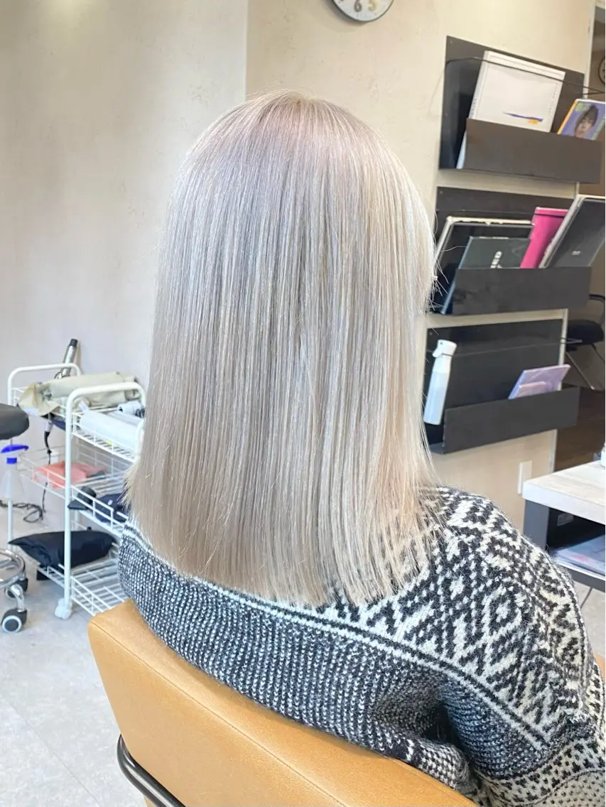 セミロング カラー アディクシーカラー ブリーチ ケアブリーチ イルミナカラー カット ヘアカラー トリートメント 脱!黒髪 ダブルカラー【上野】のヘアスタイル