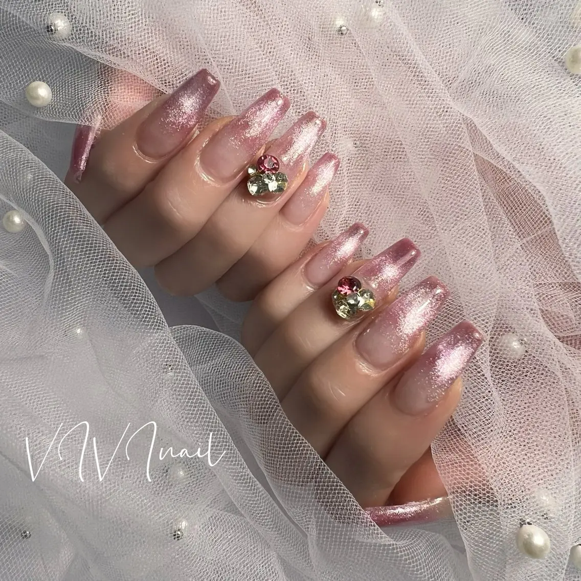 ネイル キラキラネイル マグネットネイル ハンドネイル vivi nailのネイルデザイン