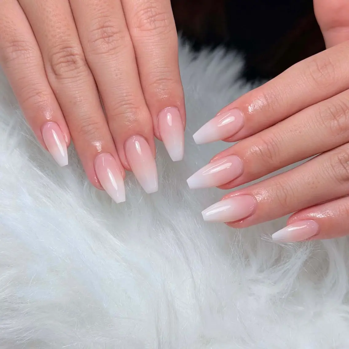 ネイル 長さ出し キラキラネイル 韓国ネイル ロングネイル ワンホンネイル ハンドネイル Josie nail salonのネイルデザイン