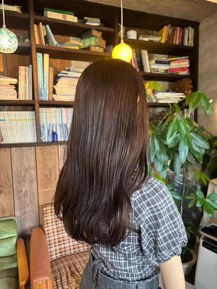 ロング カラー ブラウンカラー ヘアカラー 小嶋 彩葉のヘアスタイル