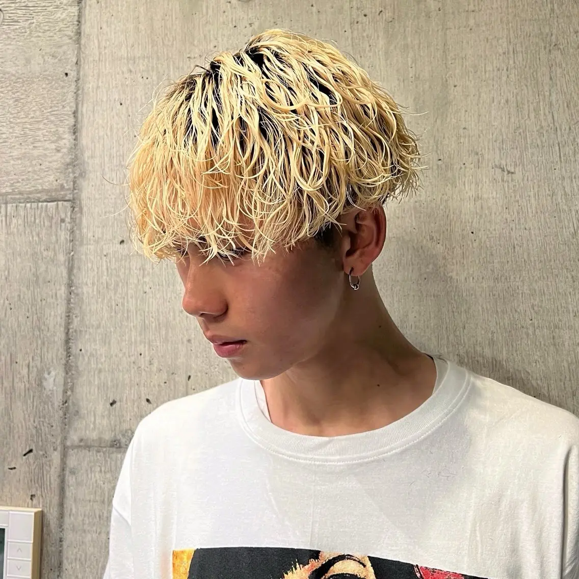 メンズ メンズブリーチ メンズハイトーン メンズパーマ 波巻きパーマ カット ヘアカラー パーマ トリートメント メンズ特化/パーマ/ メッシュ/竜成のヘアスタイル