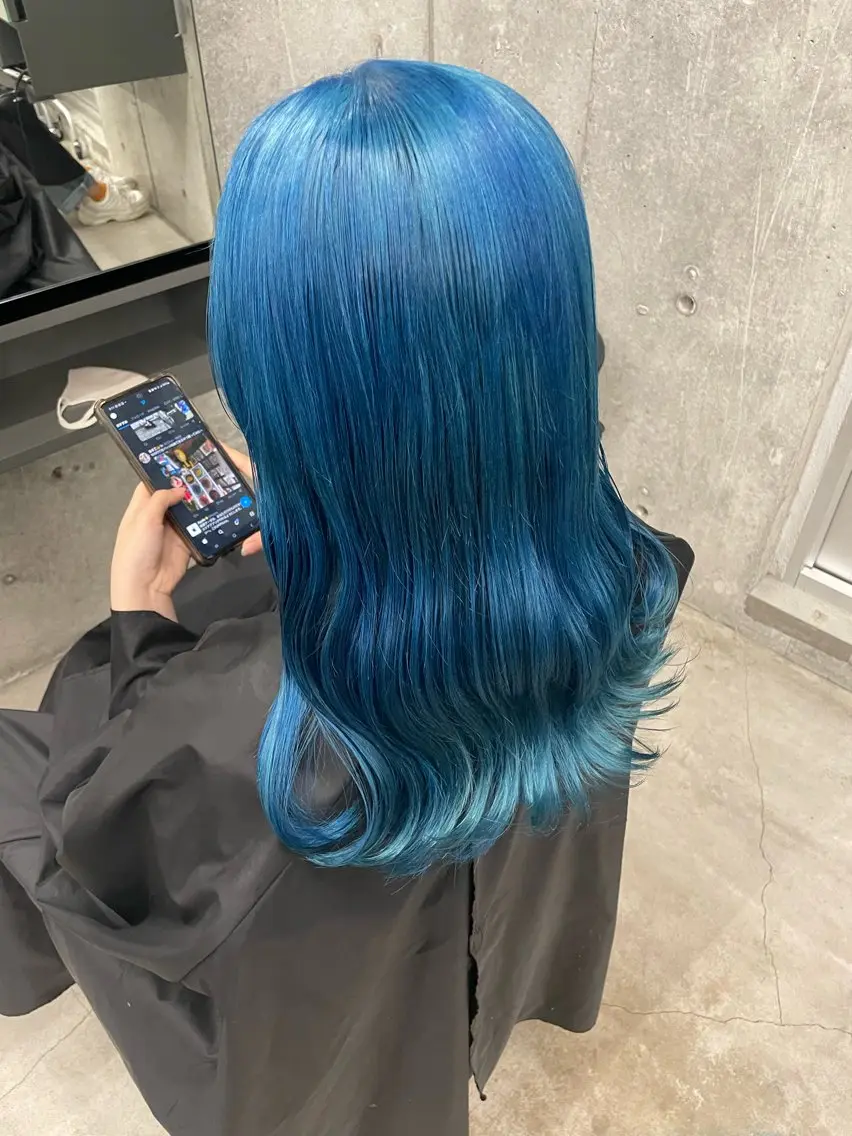 ロング カラー インナーカラー 推し ブリーチ 髪質改善のヘアスタイル