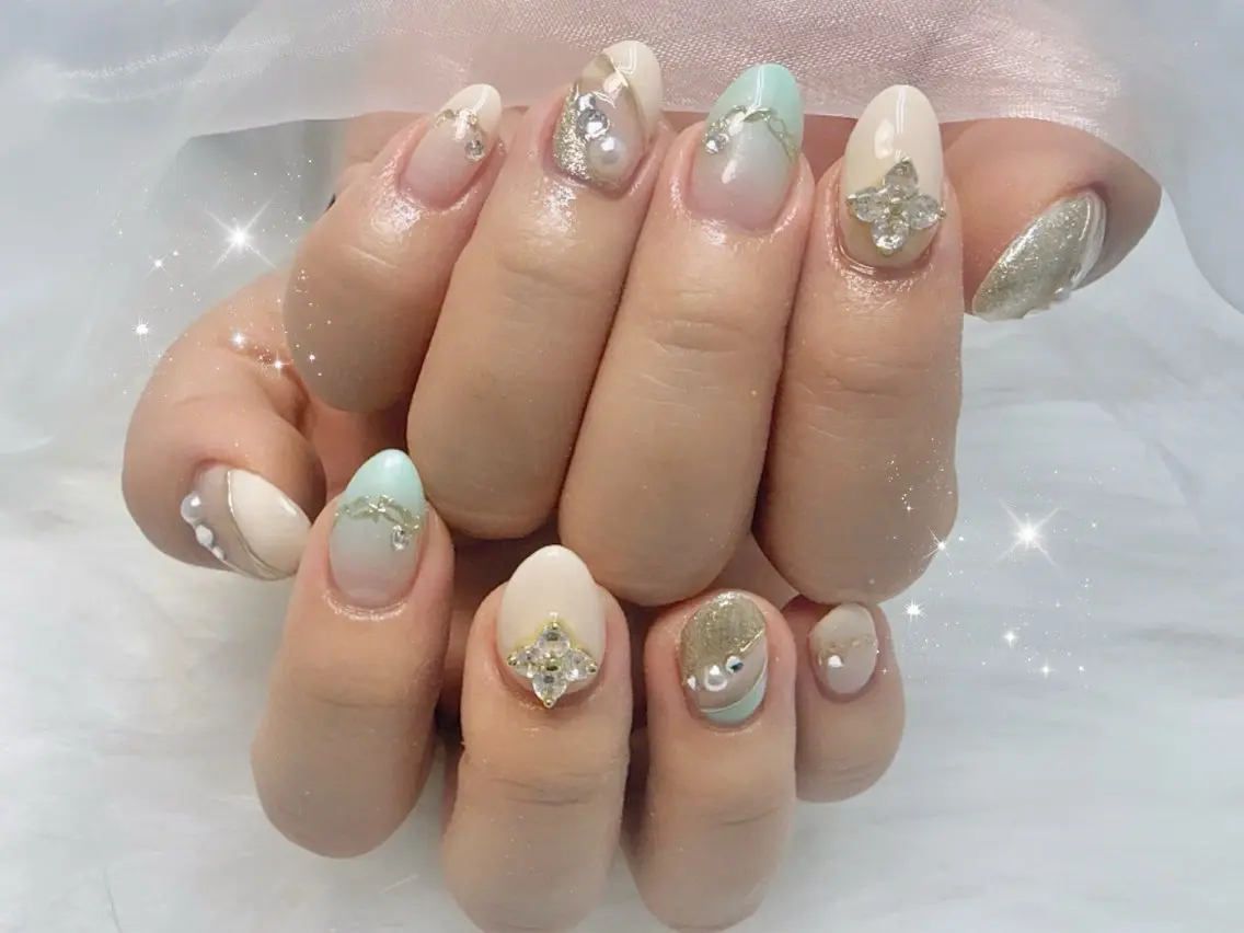 ミディアム ハンドネイル Lili Nail Studio西荻窪店のネイルデザイン