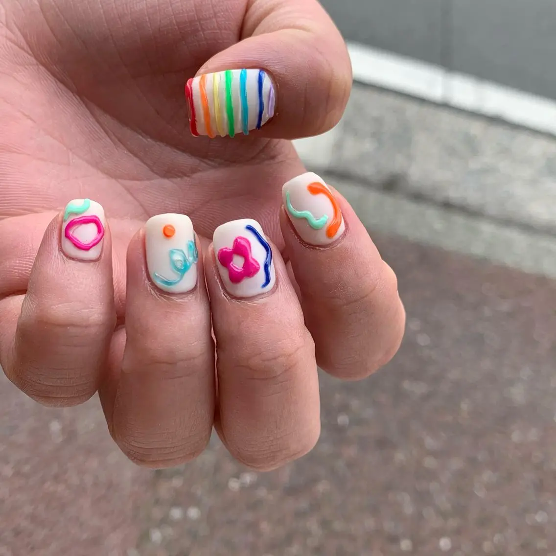 ネイル 持ち込み 鈴木 まゆのネイルデザイン
