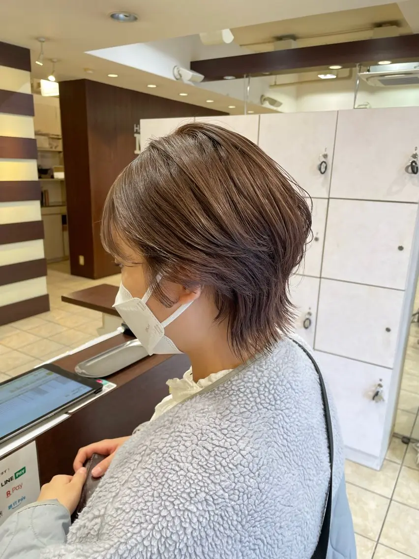 ショート カット ヘアカラー 桑田 新菜のヘアスタイル