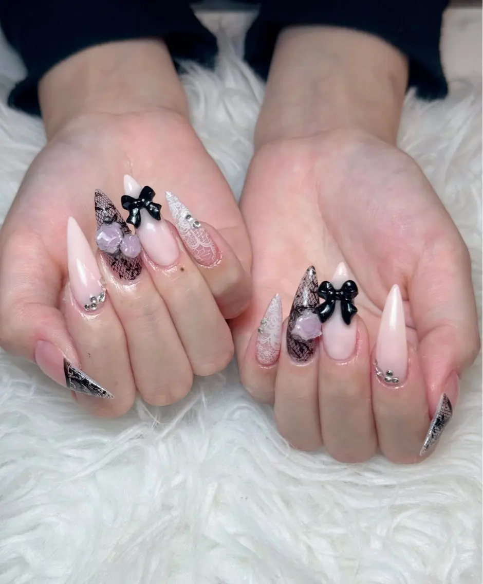 ネイル チークネイル ドット フレンチネイル グラデーション ハート ハンドネイル Julli NailStudioのネイルデザイン