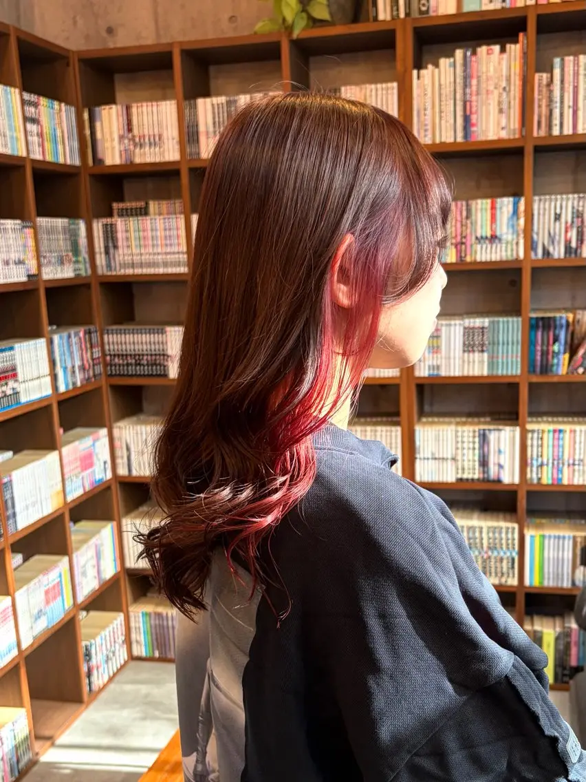 ロング カラー インナーカラー 竹内 春奈のヘアスタイル