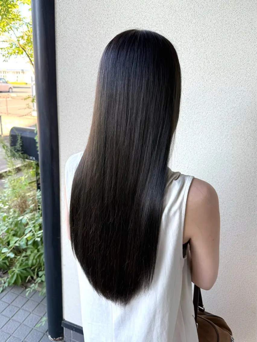 ロング アッシュ アッシュグレー アッシュグレージュ ヘアカラー 奴賀 詩のヘアスタイル