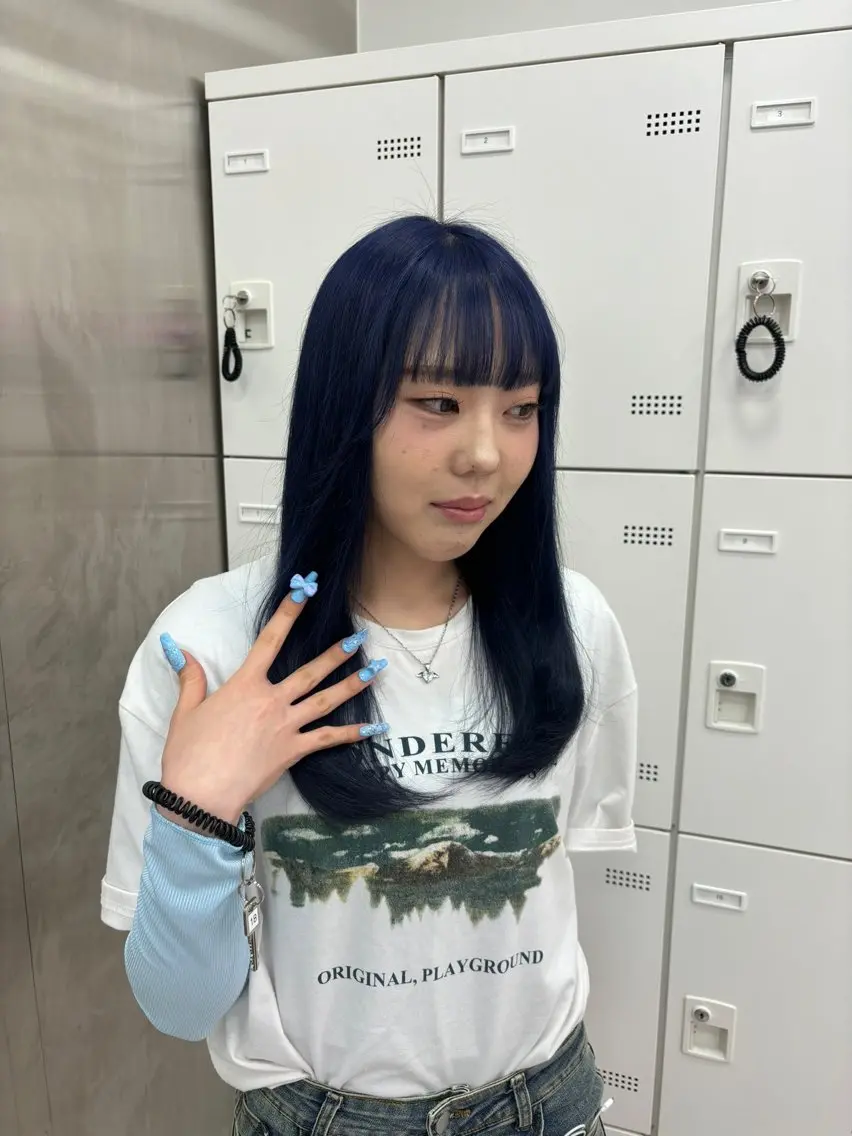 ロング カラー 抜け感レイヤー︴ ニュアンスカラーのヘアスタイル