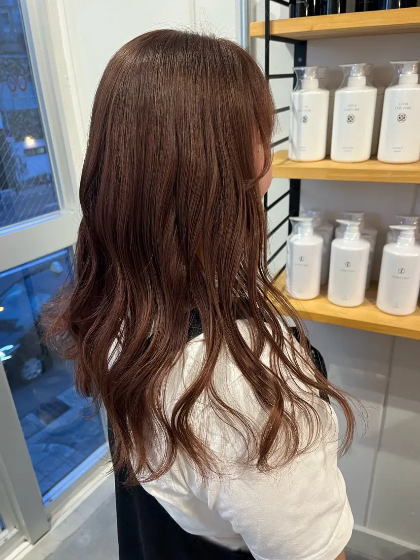 ロング ヘアカラー わだ なつきのヘアスタイル