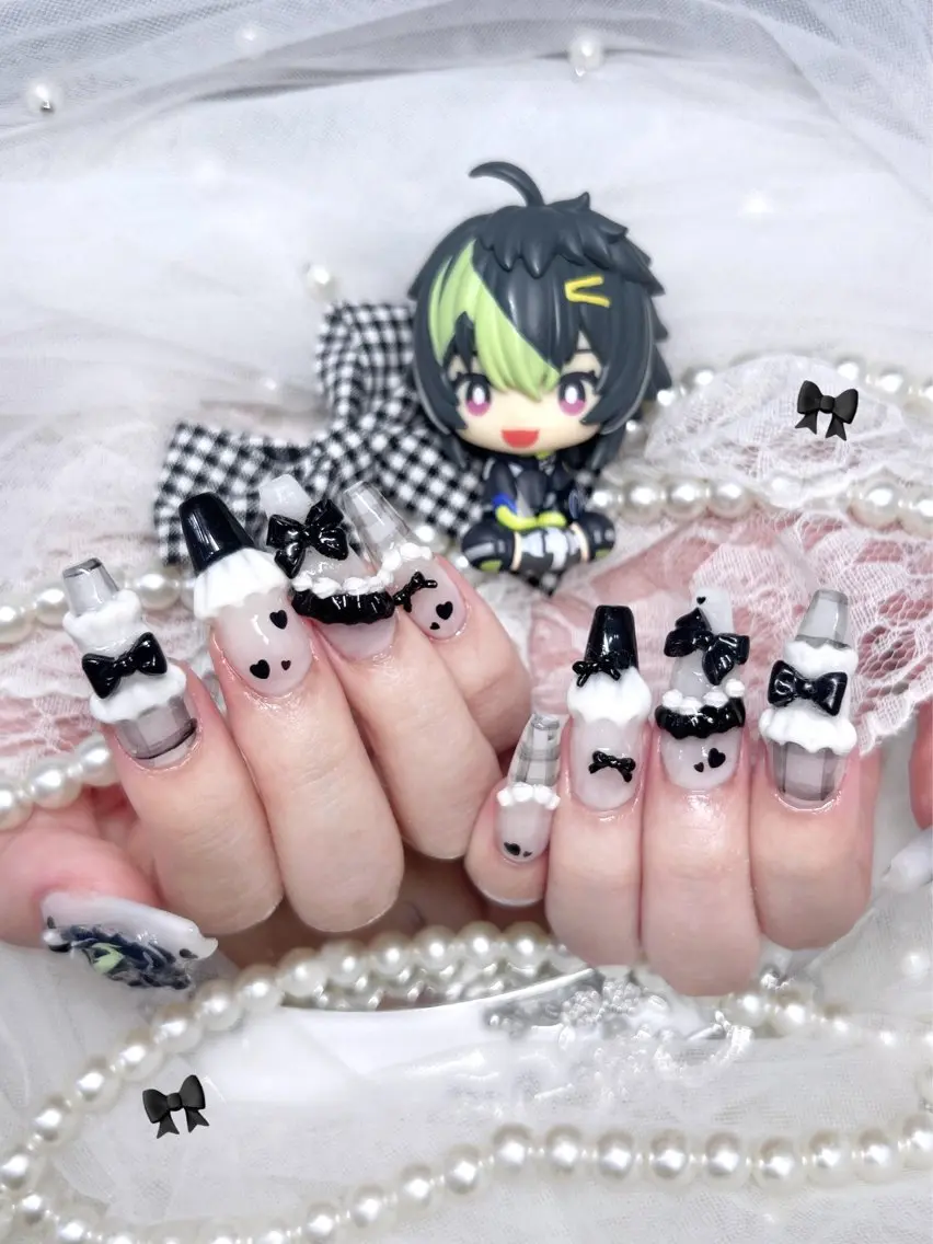 ネイル ハンドネイル ️🫧みつき/ 渋谷/痛ネイル️🫧のネイルデザイン