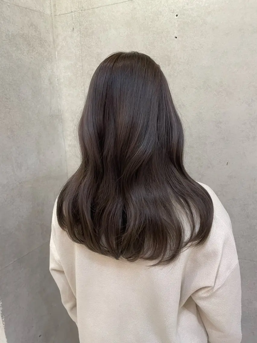 ロング ヘアカラー 植村 海咲のヘアスタイル