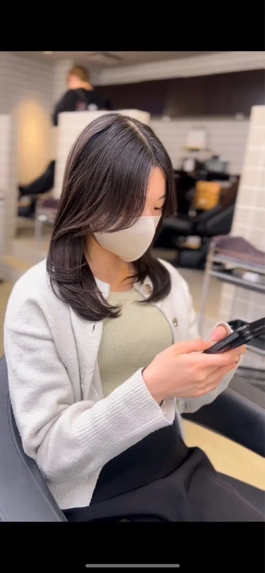 セミロング カラー パーマ ヘアアレンジ メンズ キッズ ヘアカラー トリートメント ヘッドスパ 🦋縮毛/韓国レイヤ ー/透明感カラー🦋のヘアスタイル