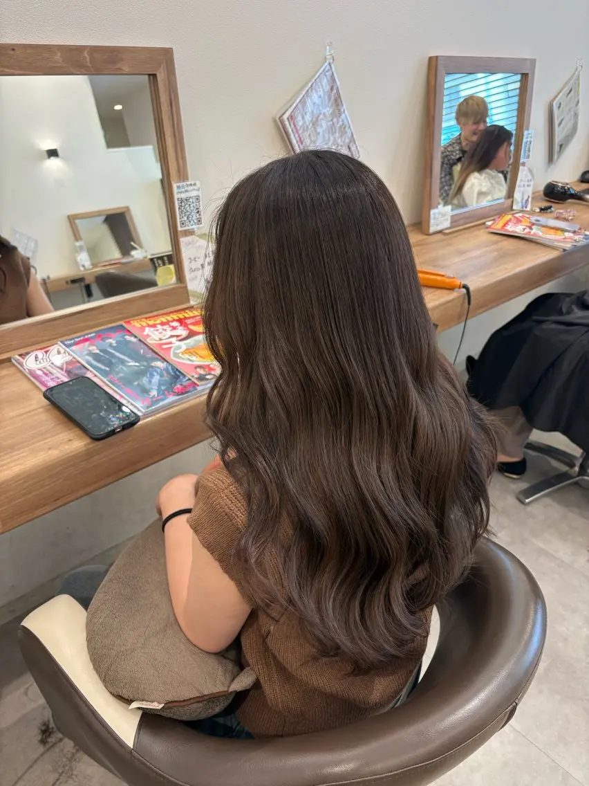 ロング レイヤーカット カット ヘアカラー 渡邊 玲来のヘアスタイル