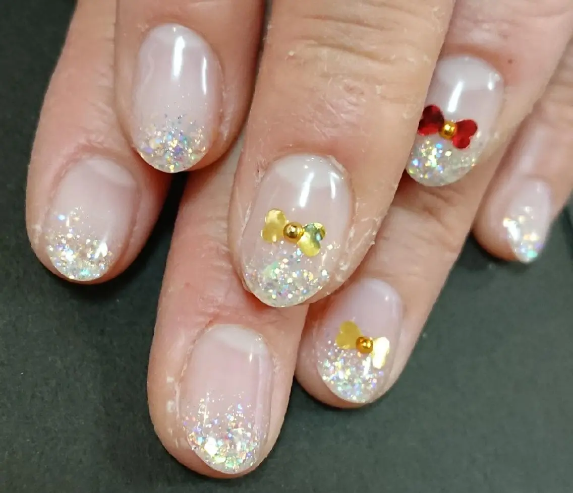 ネイル クリアネイル ラメ(グリッター) ラメグラデーション リボン Lilith Nailのネイルデザイン