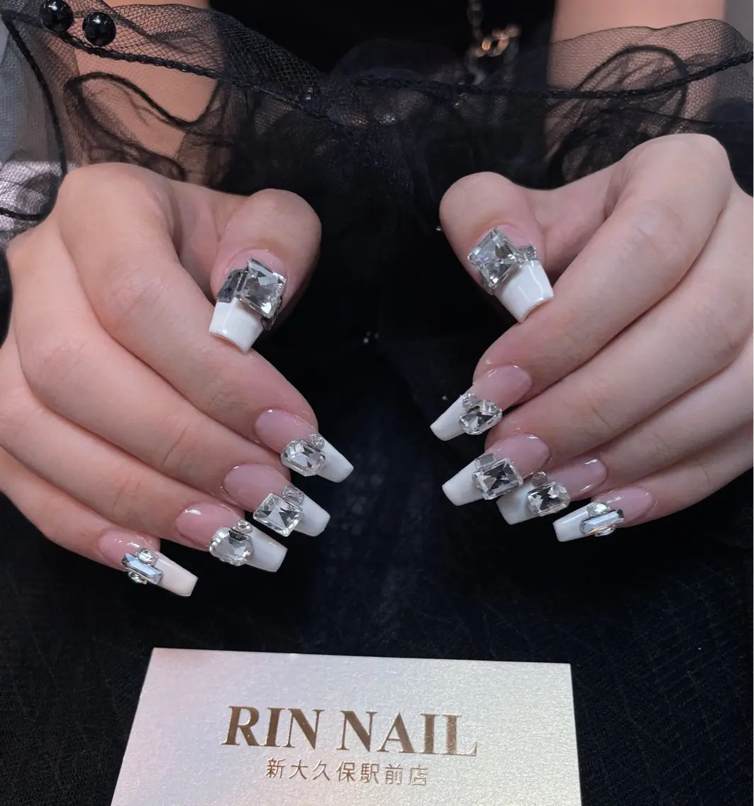 ネイル フレンチネイル ジェルネイル 韓国ネイル マグネットネイル ネイルチップ ハンドネイル Rin Nail 新大久保店のネイルデザイン