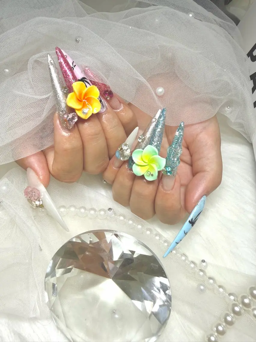 ネイル ロングネイル ハンドネイル 【Laule‘a 】のネイルデザイン