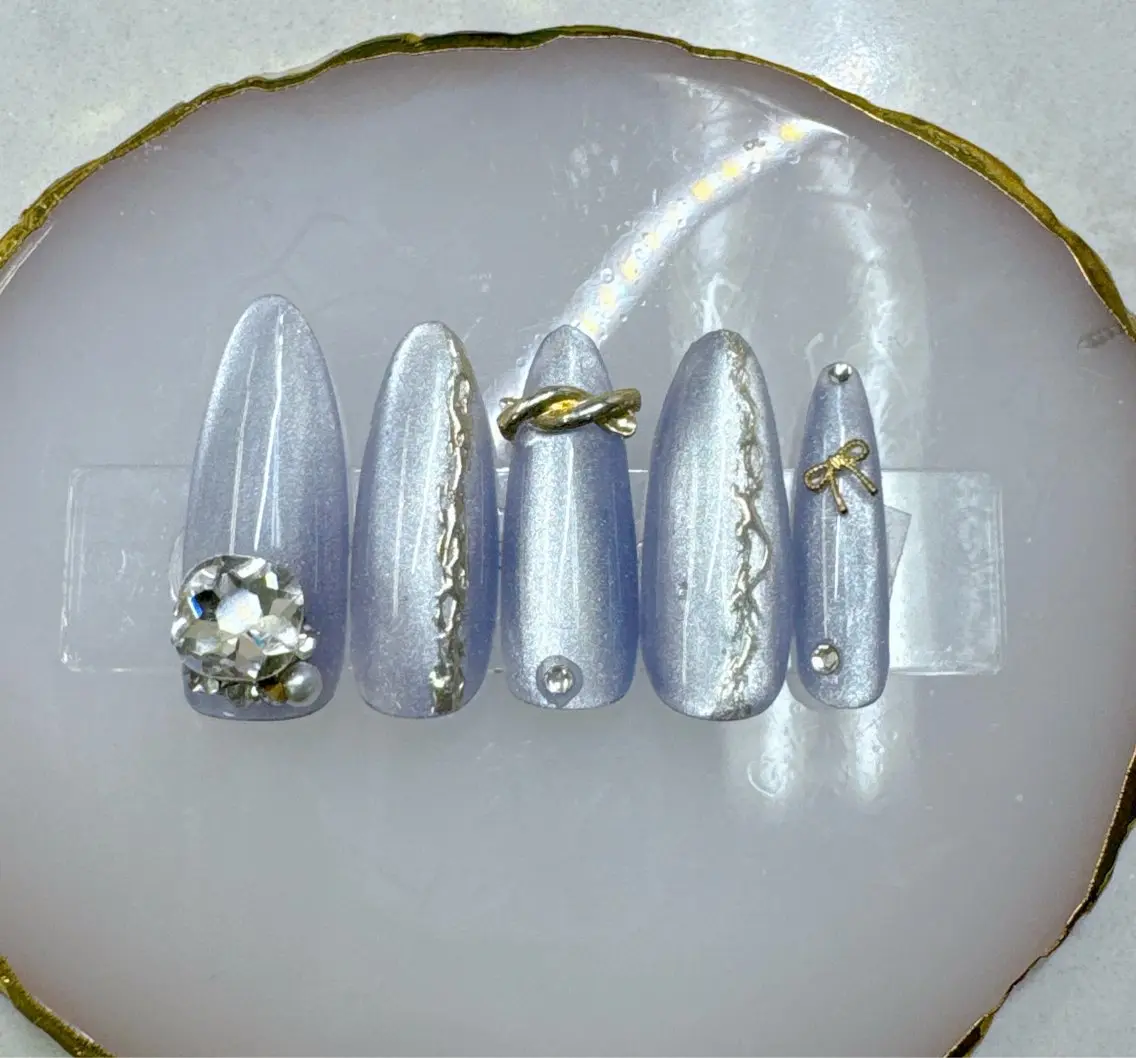 ネイル アートネイル べっ甲ネイル ボルドー チークネイル ドット Queeens nailのネイルデザイン
