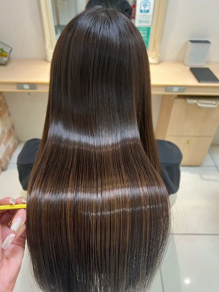 ロング パーマ カット 縮毛矯正 トリートメント 店長ハイトーンカラー 柞山史奈のヘアスタイル