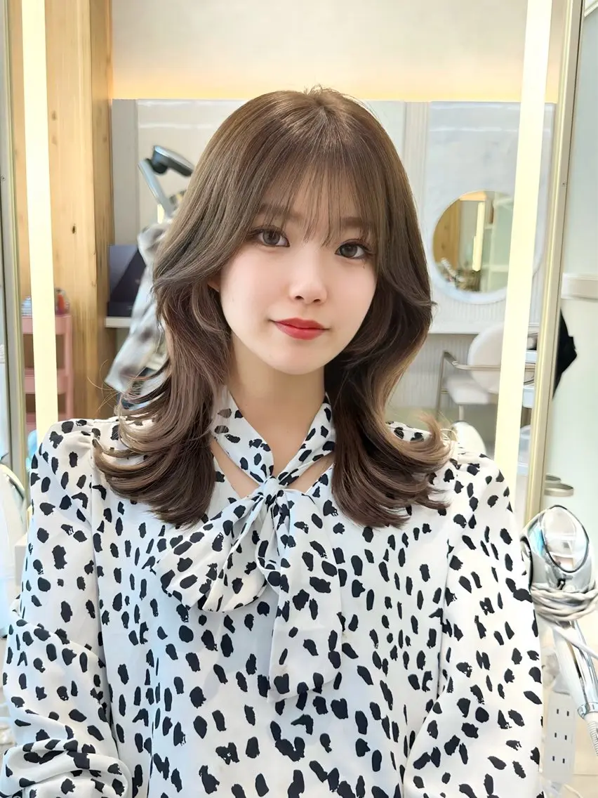 ミディアム カラー くびれヘア レイヤーカット カット ヘアカラー トリートメント 顔周り特化/韓国ヘア /レイヤー/吉野幸大のヘアスタイル