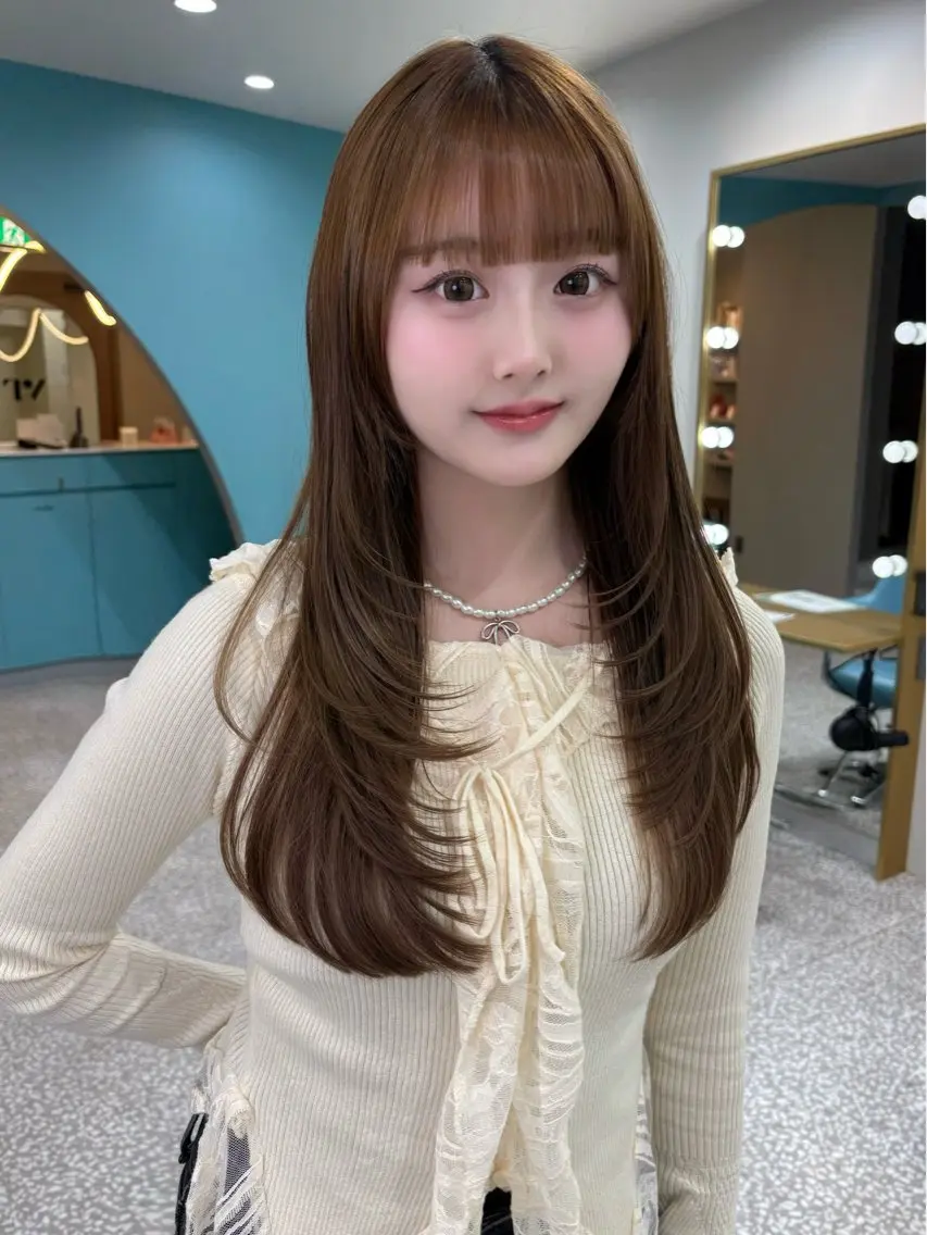 ロング チョコレートブラウン ハッシュカット ハイレイヤー 韓国風ヘア レイヤーカット カット トリートメント 透明感カラー Nau🎀のヘアスタイル