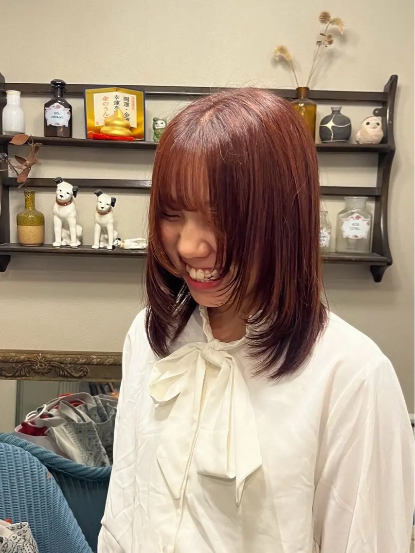 ミディアム レイヤーカット ヘアカラー トリートメント 甲斐 真桜のヘアスタイル