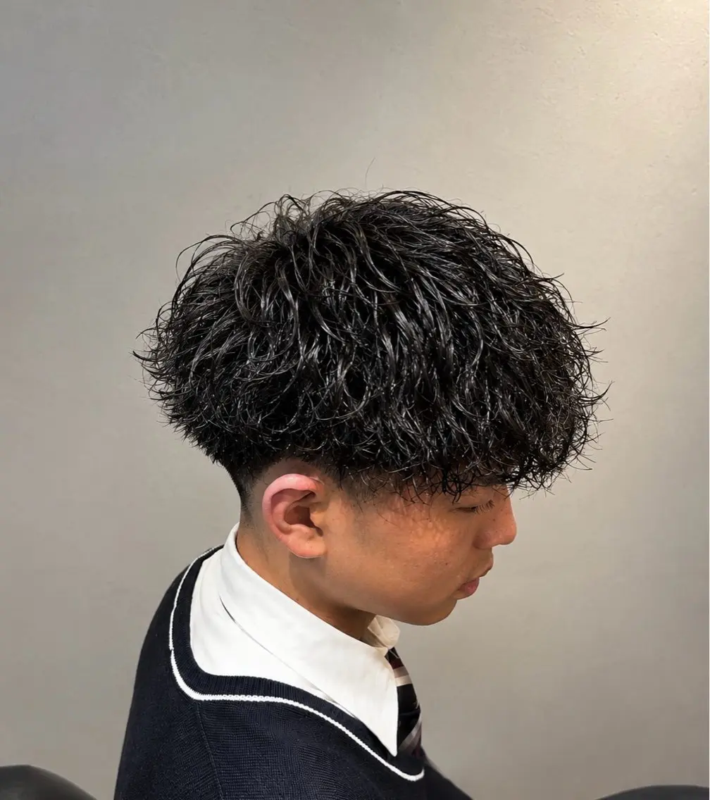 ショート パーマ メンズ フェードカット 川﨑 大暉のヘアスタイル