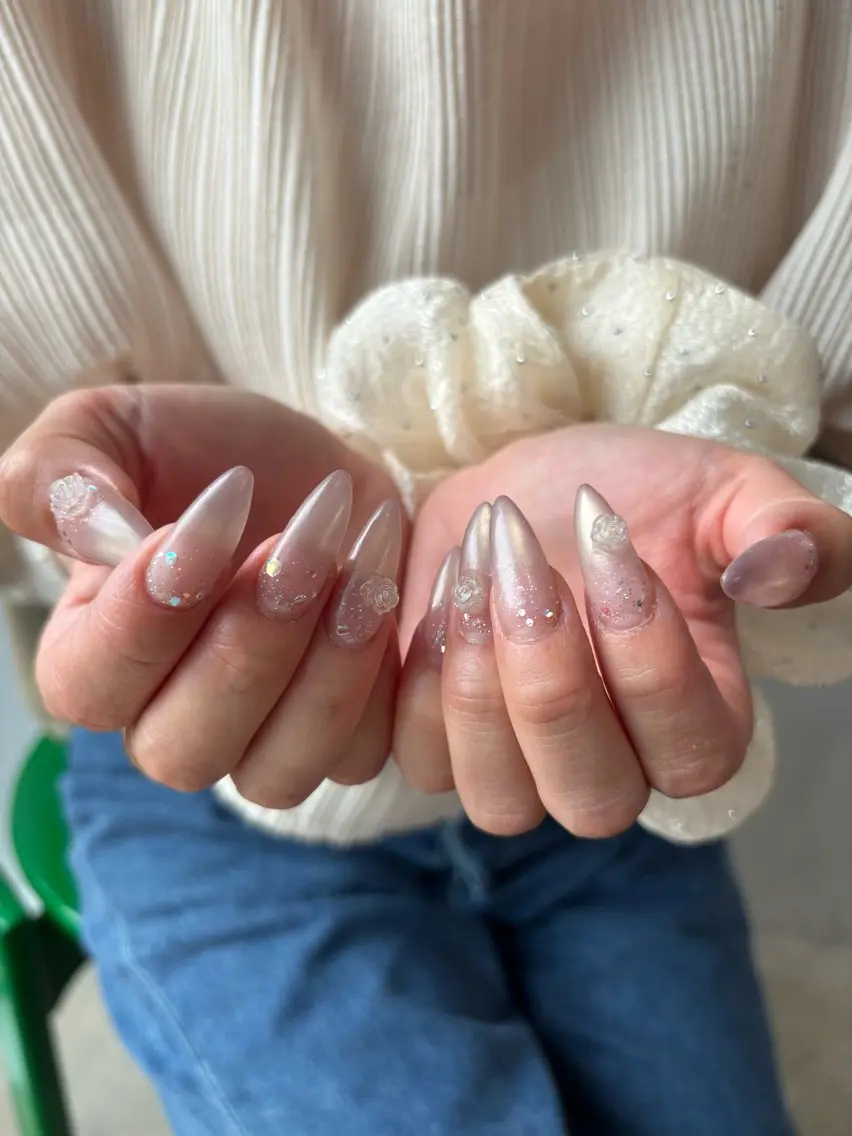 ハンドネイル 小松 春菜のネイルデザイン