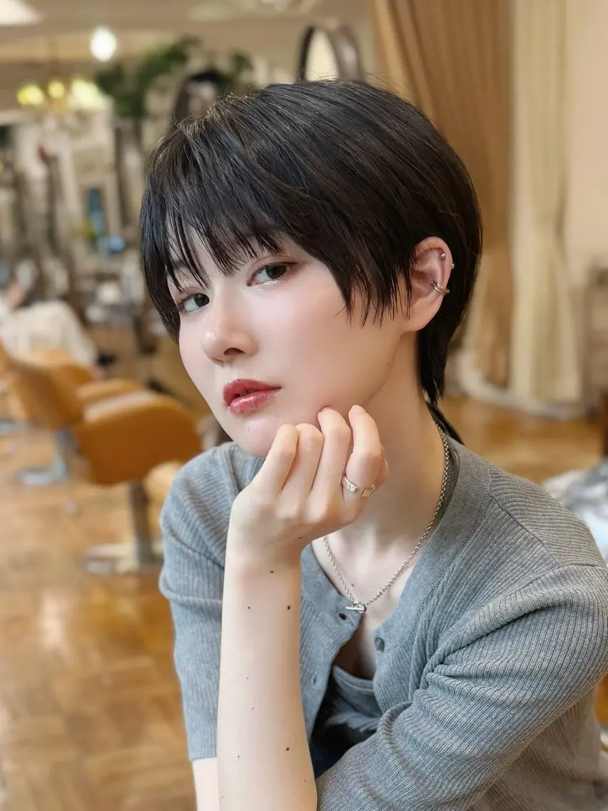 ショート ショートボブ 丸みショート ボブ 顔周りカット 髪質改善 カット 縮毛矯正 トリートメント ☀️朝５分で決まる ショート/廣瀬隆志のヘアスタイル