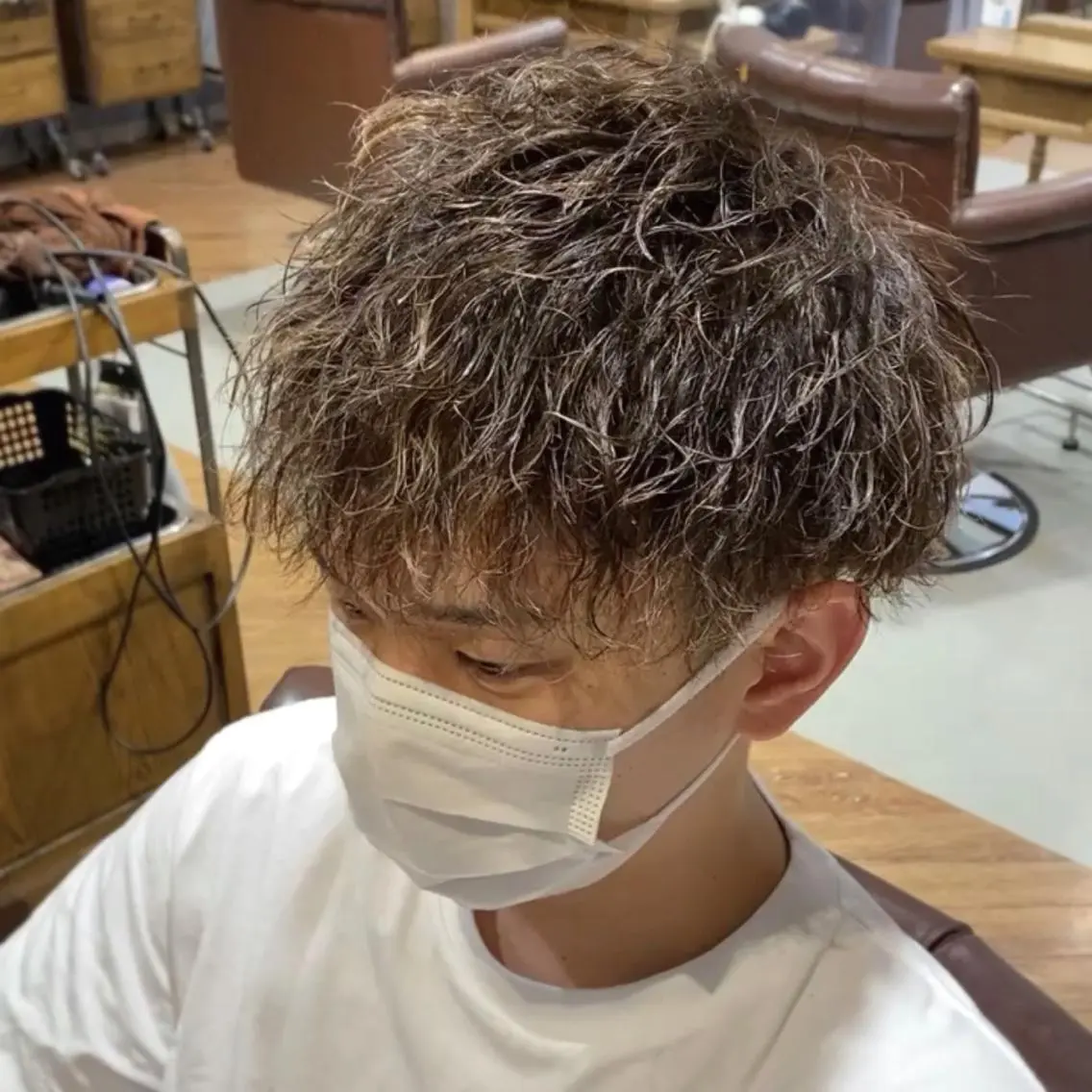 ショート パーマ メンズ カット ヘアカラー パーマ トリートメント メンズパーマ 西條真治のヘアスタイル