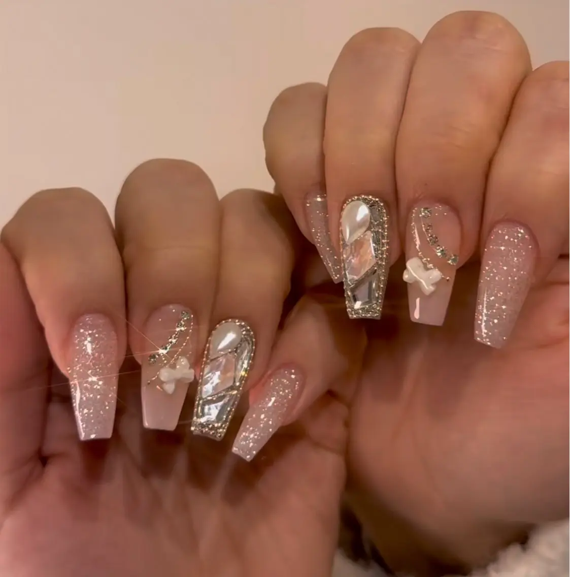 ネイル フレンチネイル ジェルネイル ガラスフレンチ ハロウィン ハート H.baby Nail Salonのネイルデザイン