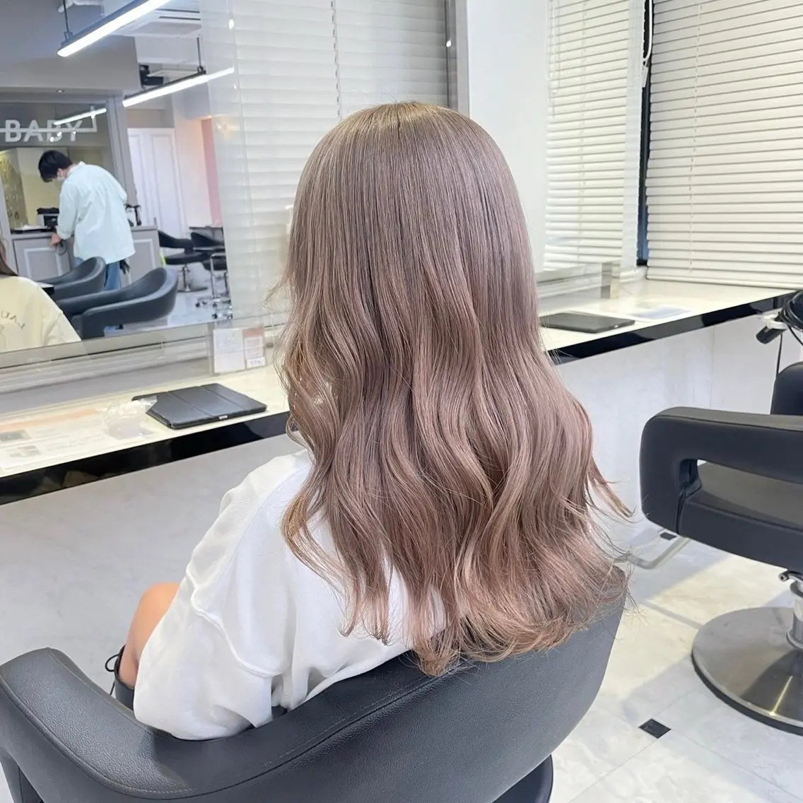 カラー REN🤍ハイトーン ×韓国レイヤーのヘアスタイル
