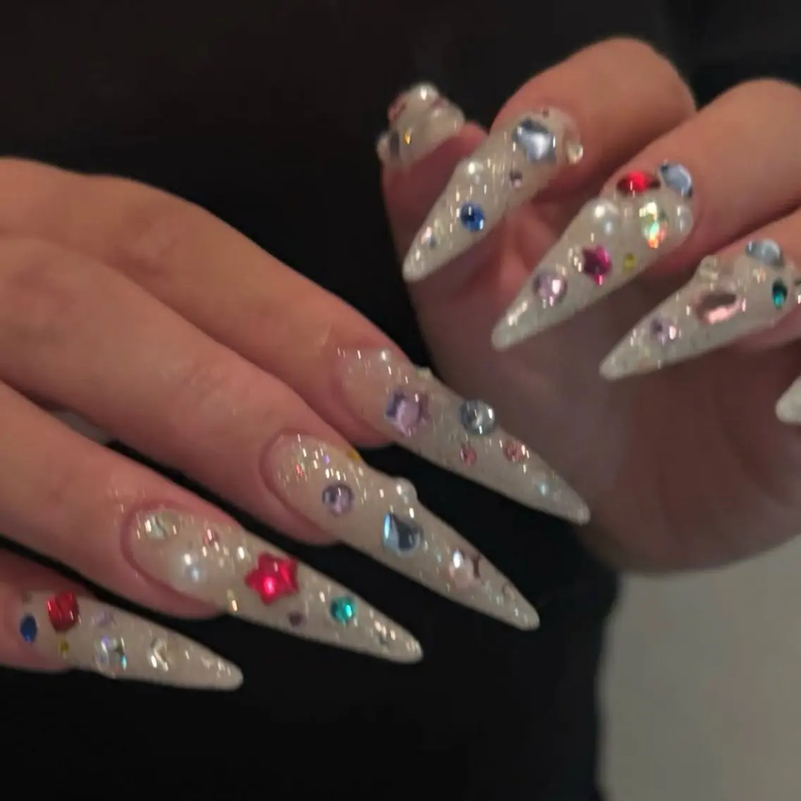 ネイル チークネイル ドット フットネイル フレンチネイル グラデーション ハンドネイル ハンドケア Nihonthy Nail 新宿のネイルデザイン
