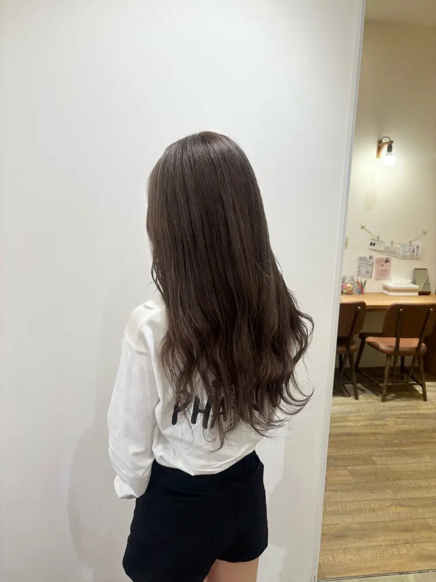ロング カラー LORAN 寺田のヘアスタイル
