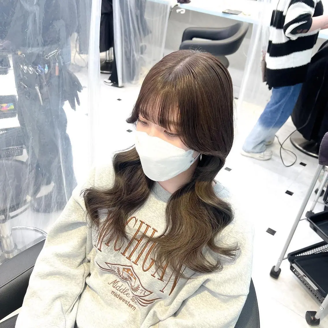 セミロング カラー ヘアアレンジ グレージュ ヨシンモリ おくれ毛 💖韓国ヘアの匠 💖TAKUMI💖のヘアスタイル