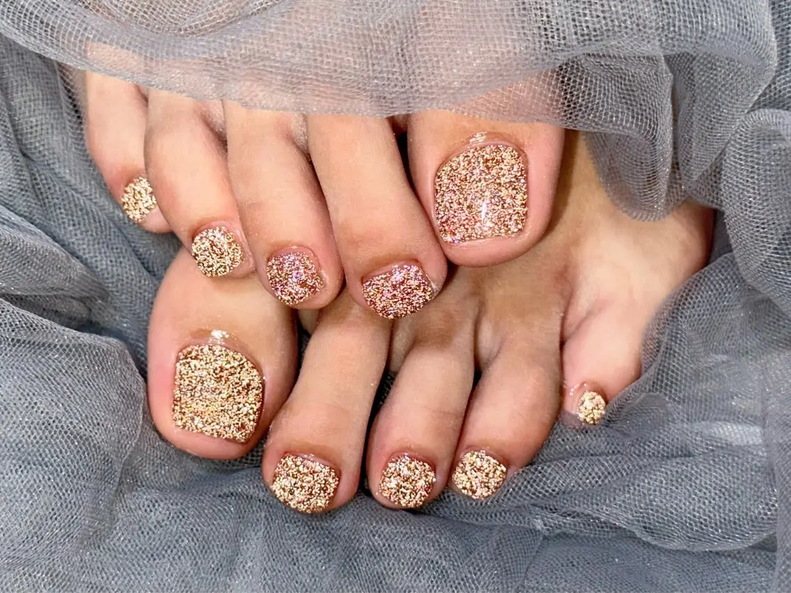 ネイル フラッシュネイル ラメ(グリッター) ワンカラーネイル フットネイル Nail Salon KURELLYのネイルデザイン