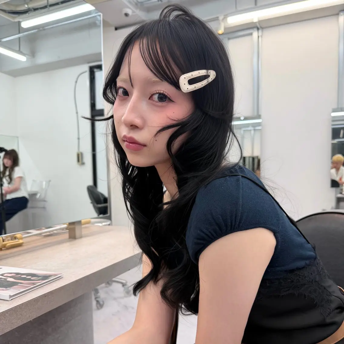 ロング カラー パーマ ヘアアレンジ ベージュカラー ブリーチ ケアブリーチ デザインカラー ダブルカラー カット ヘアカラー TATSUハイトーン ミルクティーベージュのヘアスタイル